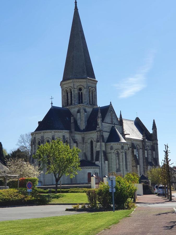 Le Gite Du Puits Aubert Breze Esterno foto