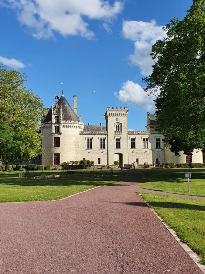 Le Gite Du Puits Aubert Breze Esterno foto