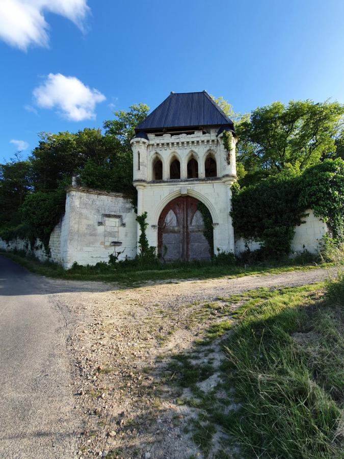 Le Gite Du Puits Aubert Breze Esterno foto